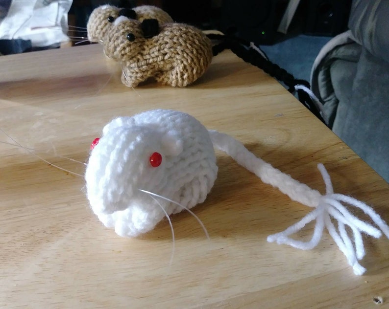 Knitted White Gerbil 12 image 7