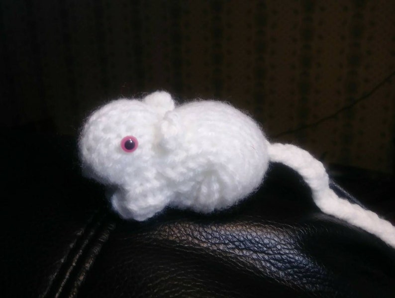 Knitted White Gerbil 12 image 5