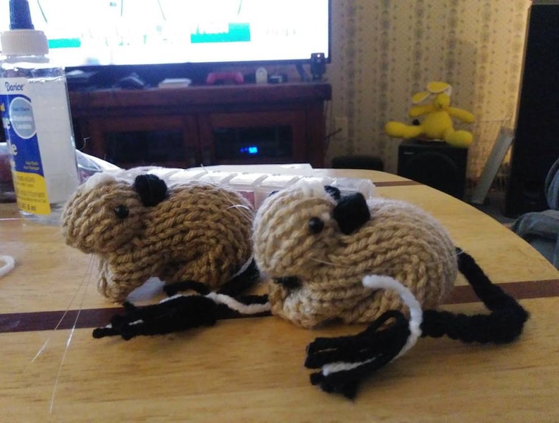 Knitted Gerbil Spotted Siamese image 1