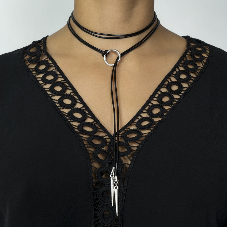 Gargantilla de cuero con junta tórica, collar en Y, gargantilla Boho, gargantilla envolvente, regalo para ella, lariat, collar Y, joyería Boho Black - Leather