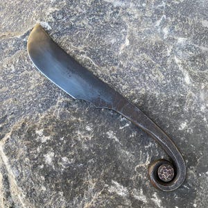 medium hand forged knife