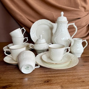 Rosenthal Sanssouci, Classic Rose,Elfenbein Kaffee/Teeservice für 4-5 Personen, 17-Tlg.  mit Perl-Goldrand.