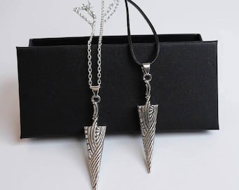 Hollow Knight Halskette mit Knochennagel-Anhänger und Box