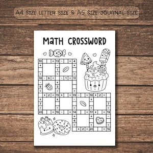 Può includere: Un cruciverba di matematica in bianco e nero con illustrazioni di dessert. Il titolo "MATH CROSSWORD" è in alto. Il puzzle include simboli matematici. La carta è su uno sfondo di legno.