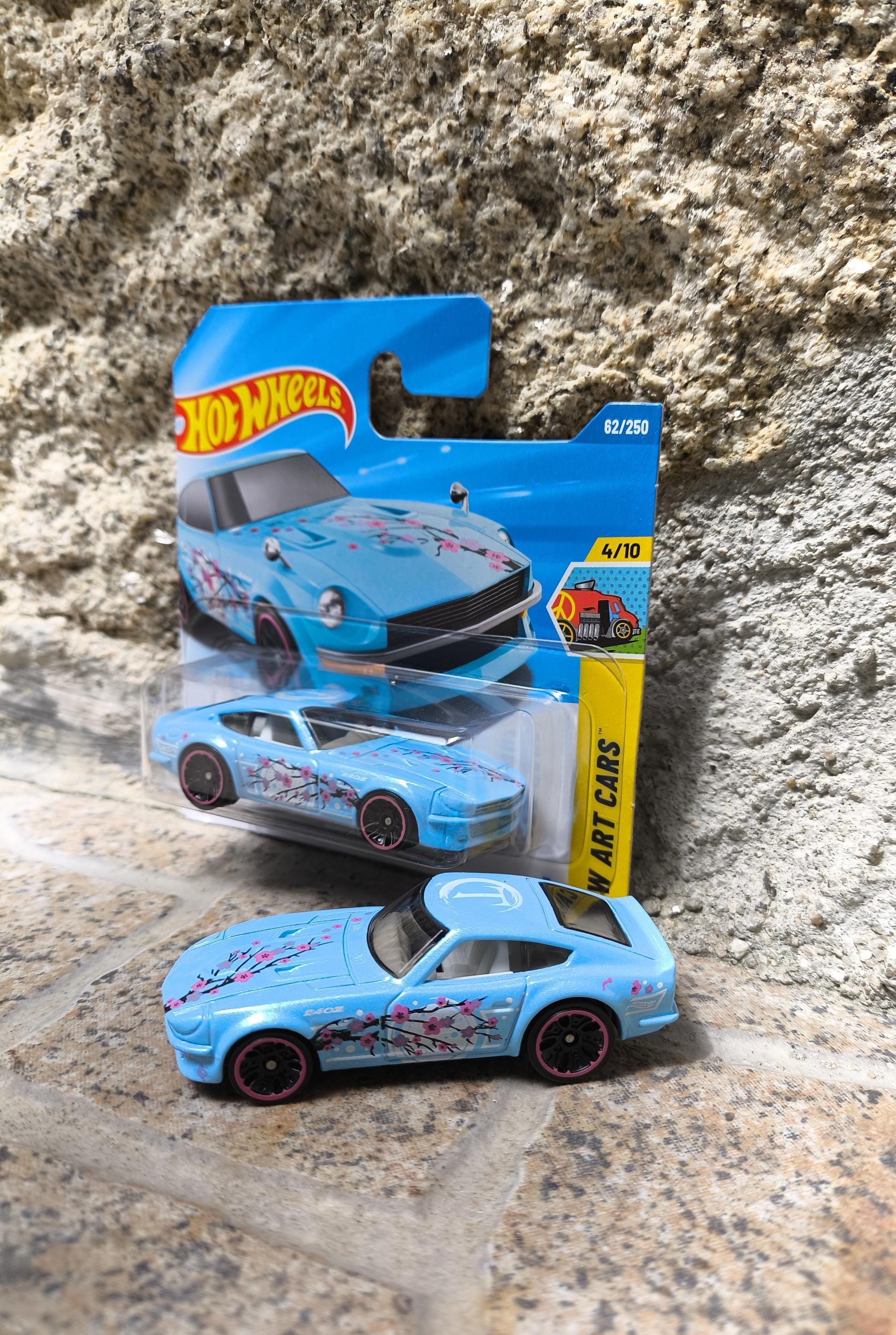 Hot Wheels Datsun 240Z Sakura 2025 | 1/64 Diecast