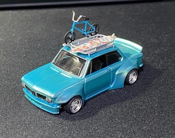 Widebody BMW 2002 Custom Build | Handgemaakte 1:64 Diecast Euro Racing Modelauto | Klassieke Stance Verzamelaarsauto