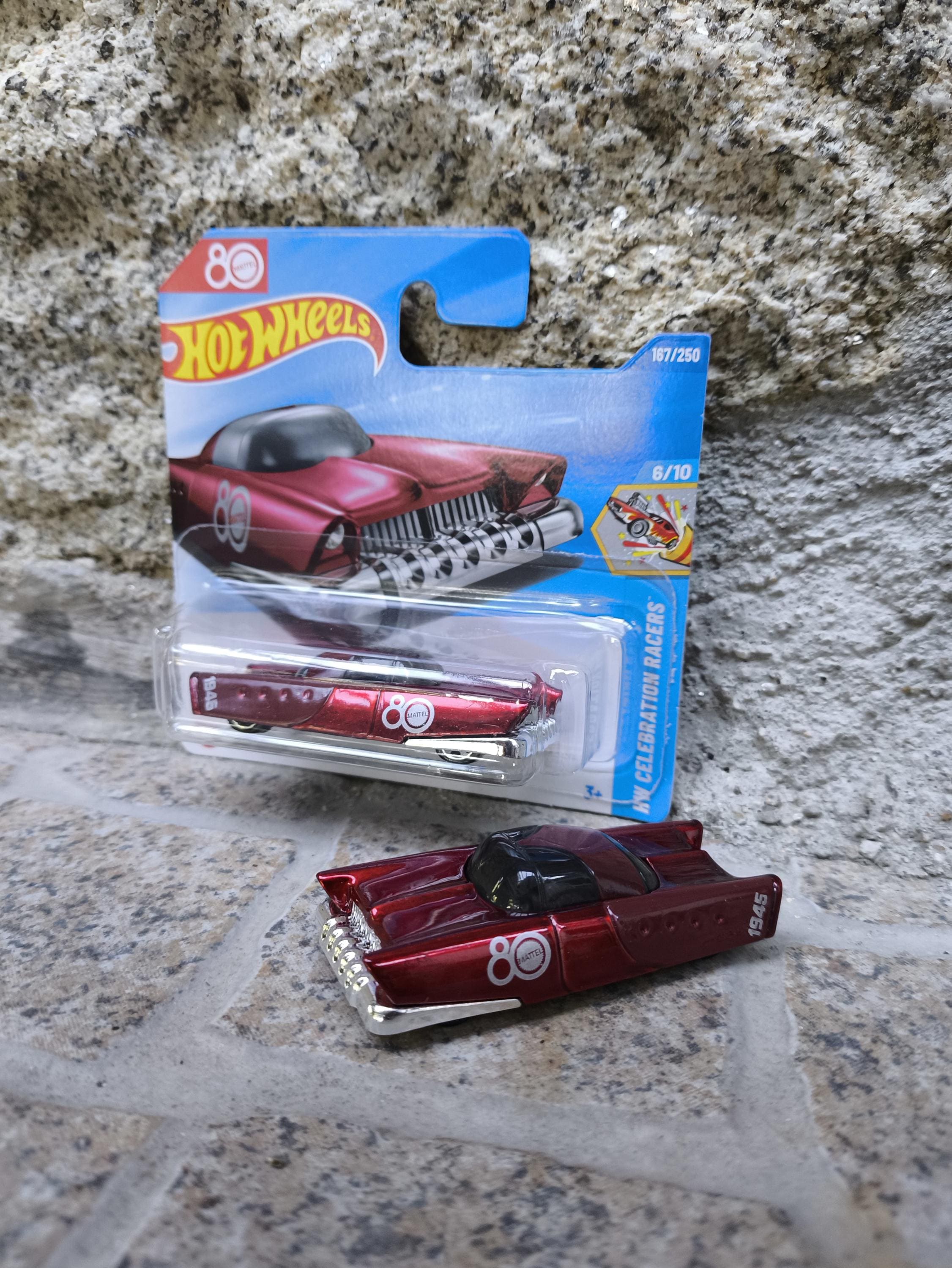 Hot Wheels Mattel Dream Mobile 1/64 Diecast Collectible Retro