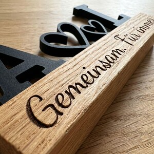Regalo personalizzato per il partner con iniziali e cuore | Supporto in legno di quercia | Regalo di anniversario per fidanzata/fidanzato | Regalo d'amore/per la relazione immagine 9