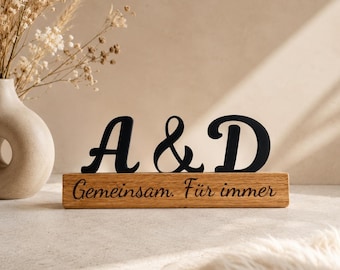 Personalized partner gift with initials | Oak wood stand | Anniversary gift for girlfriend/boyfriend | Love/relationship gift