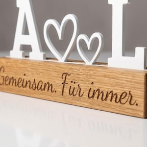 Regalo personalizzato per il partner con iniziali e cuore | Supporto in legno di quercia | Regalo di anniversario per fidanzata/fidanzato | Regalo d'amore/per la relazione immagine 3