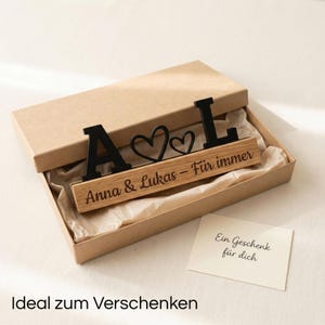 Regalo personalizzato per il partner con iniziali e cuore | Supporto in legno di quercia | Regalo di anniversario per fidanzata/fidanzato | Regalo d'amore/per la relazione immagine 12