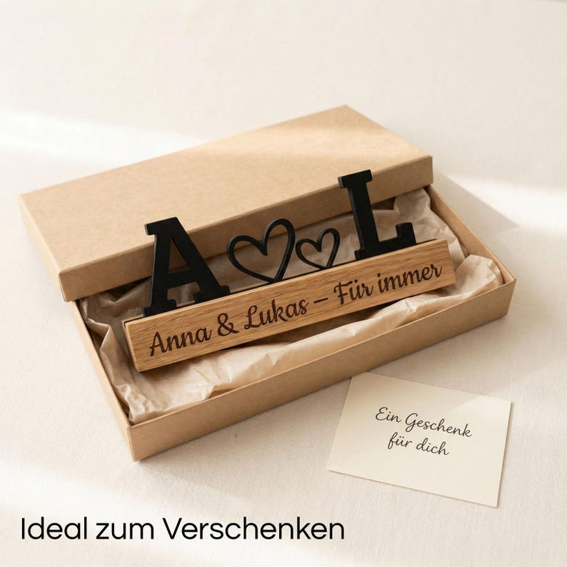 Regalo personalizzato per il partner con iniziali e cuore | Supporto in legno di quercia | Regalo di anniversario per fidanzata/fidanzato | Regalo d'amore/per la relazione immagine 12