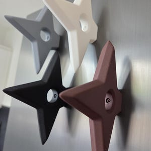 Calamita da frigorifero ispirata agli anime Shuriken / Calamita da cucina ispirata agli Shuriken Ninja / Regalo anime per i fan, Decorazione per la casa / Regalo per lui, Regalo per lei