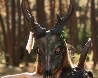 Forest Deer Skull Mask with Moss, Wendigo Druid Shaman Costume, Antler Headpiece, Celtic Cosplay LARP