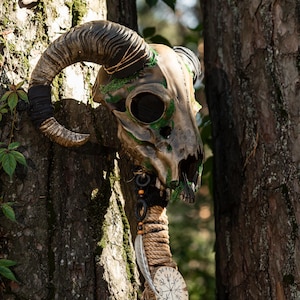 Ram Skull Wizard Staff, Shaman Walking Stick with Animal, Woodland Warrior Walking Cane, Mage Prop, Witchcraft Cosplay Cane