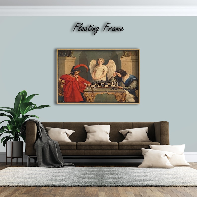 Puede incluir: Una impresi&oacute;n enmarcada que presenta una pintura cl&aacute;sica de tres figuras jugando al ajedrez. La obra de arte representa una figura de rojo, una figura de azul y un &aacute;ngel. El marco es de color madera clara, y el texto "Floating Frame" est&aacute; encima.