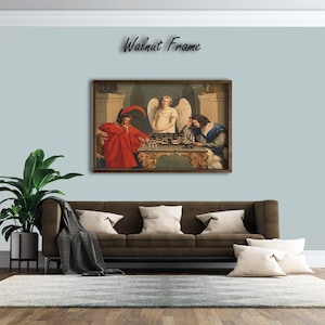Puede incluir: Una impresi&oacute;n enmarcada de una pintura que representa una partida de ajedrez entre tres figuras. Una figura viste una t&uacute;nica roja, otra un abrigo azul y una tercera es un &aacute;ngel. El marco es de color nogal oscuro. El texto "Walnut Frame" est&aacute; arriba.