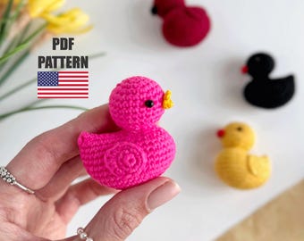 Schema per realizzare un'anatra di gomma all'uncinetto (Amigurumi), in inglese (schema in PDF)