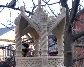 Medieval-Style Bird Feeder – Handcrafted Gothic Garden Decor