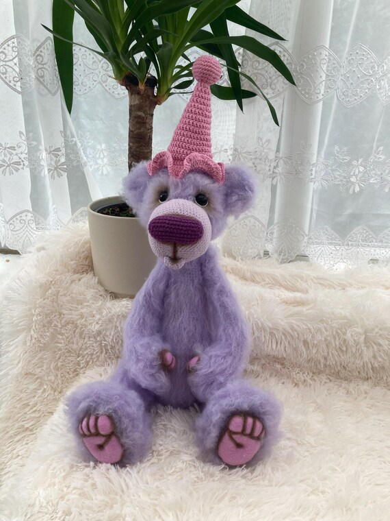 Enchanting crochet Bear, beautiful experienced craftsmanship with great attention to detail, a piece of magic, fabulous gift
