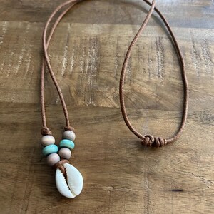 Adjustable cowrie necklace