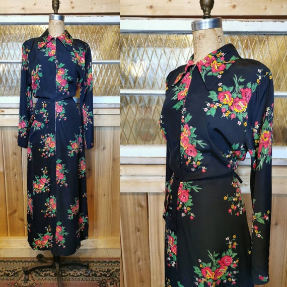 1940s floral rose bouquet rayon dressing gown • vi