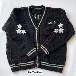 ブラックカーディガン ザ アンソロジー、レディース ヴィンテージ ウィステリア 刺繍 スター カーディガン、ブラック ジャンパー、フォークロア アルバム インスパイア、Y2K T ネーム カーディガン
