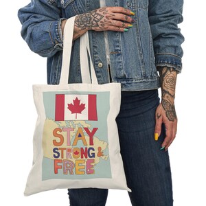 Sac fourre-tout Restez fort et gratuit, fierté canadienne, True North Strong and Free, fabriqué au Canada, dessiné à la main, sac fourre-tout personnalisé, art de la carte