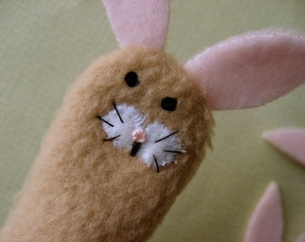 PETER COTTONTAIL- Furry Fingers Finger Puppet