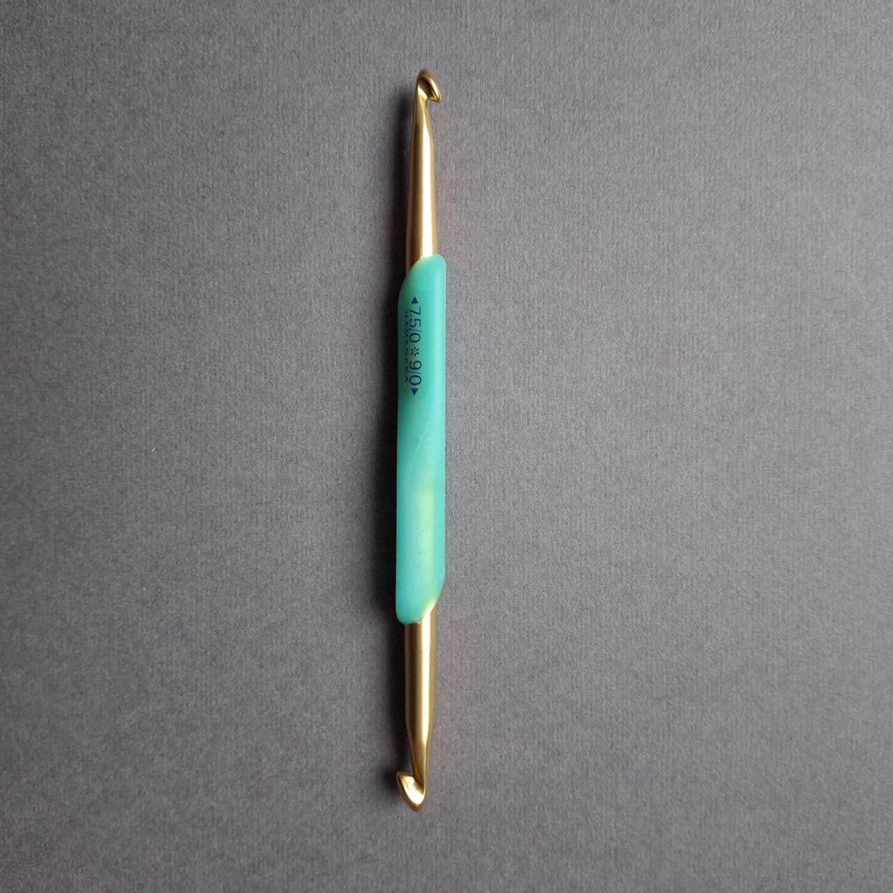 Double-ended Japanese Hamanaka Raku-raku Crochet Hook - Etsy