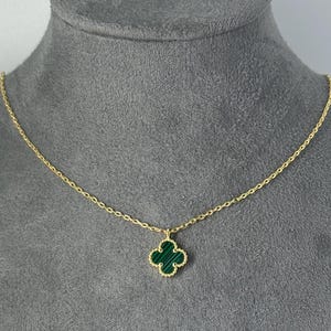 Malachite Green 18k gold plated vintage beautiful Mini clover necklace (with serials)