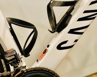 Hidden Bike Tracker Case — Discret Mount Under Bottle Cage for Anti-Theft Security Cycling