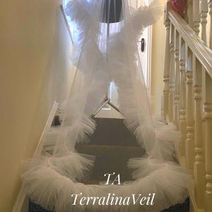 Romantic ruffle wedding veil 1 layer for bridal from soft fabric with frill edge with comb