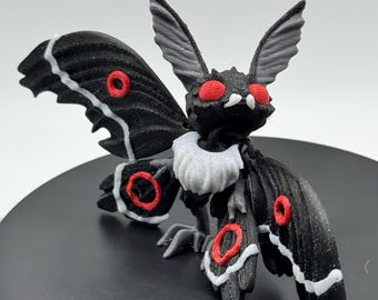 Statuetta articolata Spooky Mothman stampata in 3D per gli appassionati di horror goth di Twisty Prints