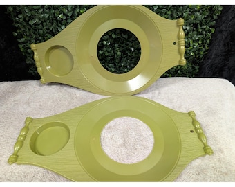 VTG Avocado grüne Kunststoff Runde Tabletts 2er Set Retro MCM Serviertabletts Woodgrain
