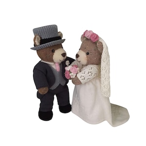 Lavora a maglia un set di orsetti per sposi