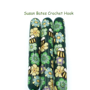 Crochet Hook, Polymer Clay Covered Susan Bates Crochet Hook, Flowers and Bees, Ergonomic Crochet Hook