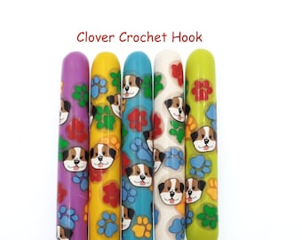 Crochet Hook, Polymer Clay Covered Clover Amour Crochet Hook, Ergonomic Crochet Hook, Dog, Pet, Animal, Paw Prints