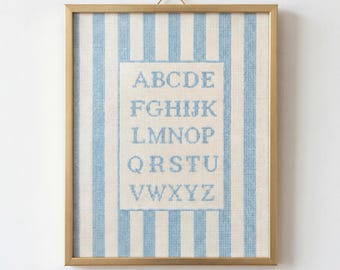 Kreuzstich-Effekt Blau Alphabet Kinderzimmer Druck, Vintage Baby Boy Kinderzimmer Dekor