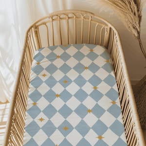 Lençol de berço com elástico Harlequin Blue Star Baby - Decoração vintage com estampa de diamantes para quarto de bebê