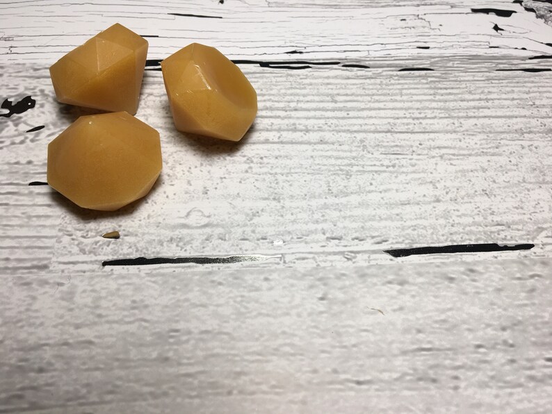 Pure beeswax thread conditioner