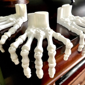 Spooky Halloween Skeleton Hands - Movable Joints