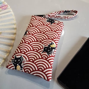 Etui Smartphone/Sur-mesure/Manéki rouge blancs chats/Anniversaire/Cadeau femme/Fête des mères/StValentin