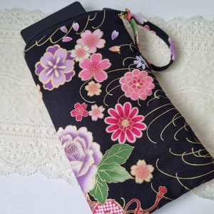 Etui Smartphone/Sur-mesure/Juri noir rose/Anniversaire/Noël/Cadeau femme/Fête des mères/StValentin