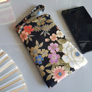 Etui Smartphone/Sur-mesure/Kanako noir doré/Anniversaire/Noël/Cadeau femme/Fête des mères/StValentin