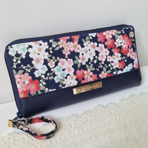 Portefeuille femme simili cuir bleu marine et coton Zippé tout en un cadeau d'anniversaire ou cadeau pour maman cadeau utile et artisanal