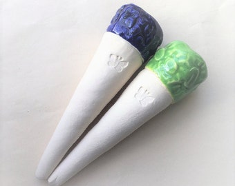 Butterfly Puddler Spike -set of 2, butterfly feeder - Spring green and cobalt blue