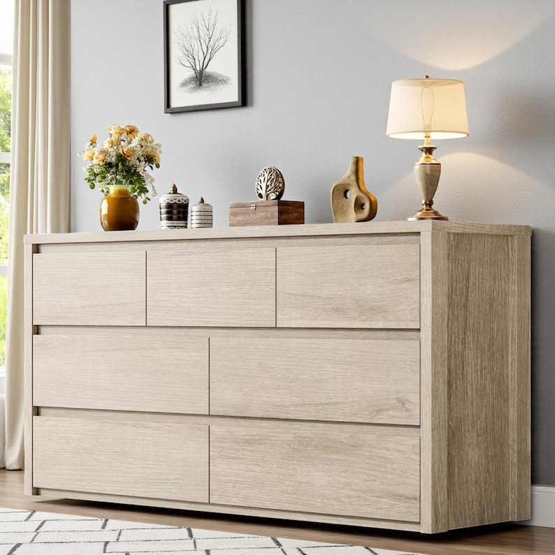 Puede incluir: Un letrero de madera r&uacute;stica con el texto "Welcome to our home" en letras blancas. El letrero presenta un acabado envejecido y un dise&ntilde;o sencillo y acogedor, ideal para un porche o entrada.