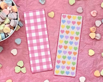 Modèles de marque-page au point de croix pour la Saint-Valentin : Vichy rose et coeurs bonbon (téléchargement PDF)