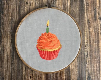 Modèle de point de croix pour petits gâteaux d'anniversaire : tableau PDF détaillé (téléchargement numérique uniquement)